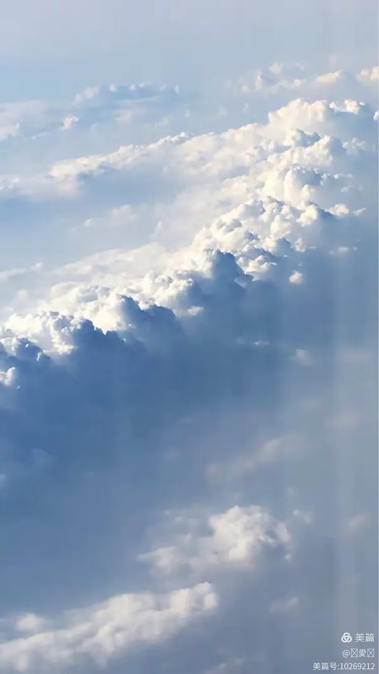 云的高度射出了云影